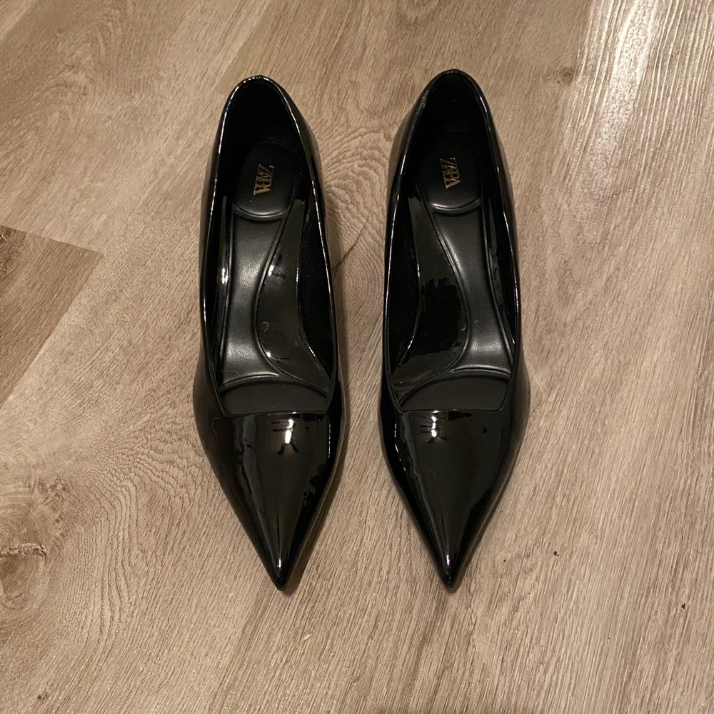 Sleek Black Patent kitten heels. Size 8. Zara.